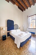 Palazzo Miracoli Apartments