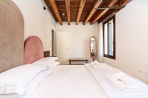 Palazzo Miracoli Apartments