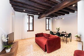 Palazzo Miracoli Apartments