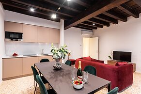 Palazzo Miracoli Apartments