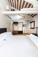 Palazzo Miracoli Apartments