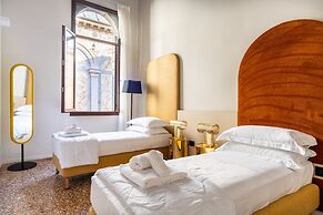 Palazzo Miracoli Apartments