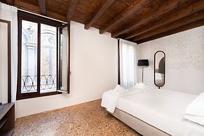 Palazzo Miracoli Apartments