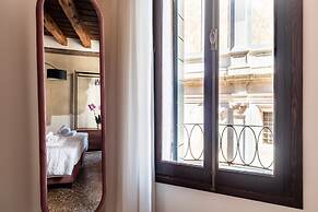 Palazzo Miracoli Apartments