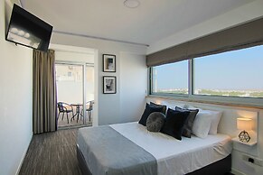 Phaedrus Living Luxury Suite Nicosia 501