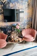 Crystal Lodge - LoftAffair Collection