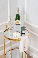 Crystal Lodge - LoftAffair Collection