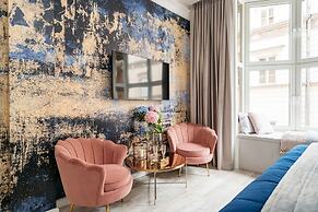 Crystal Lodge - LoftAffair Collection