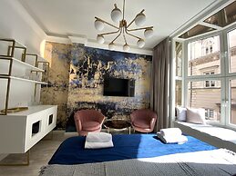 Crystal Lodge - LoftAffair Collection