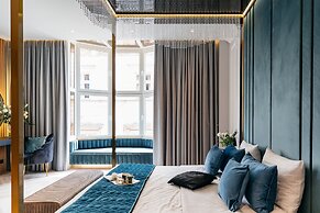 Crystal Lodge - LoftAffair Collection