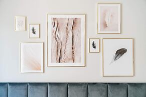 Crystal Lodge - LoftAffair Collection