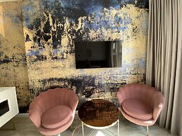 Crystal Lodge - LoftAffair Collection