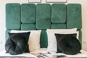 Crystal Lodge - LoftAffair Collection