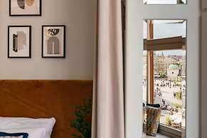 Crystal Lodge - LoftAffair Collection