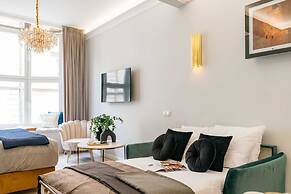 Crystal Lodge - LoftAffair Collection