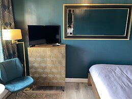 The Hole In The Wall