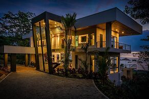 Casa Amigos - Breathtaking Luxe Ocean View Villa