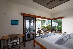 Luxe 4 Bdrm Villa w Epic Oceanview Infinity Pool