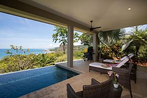 Luxe 4 Bdrm Villa w Epic Oceanview Infinity Pool