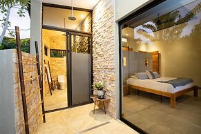 Luxe 4 Bdrm Villa w Epic Oceanview Infinity Pool