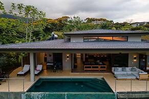 Luxe 4 Bdrm Villa w Epic Oceanview Infinity Pool