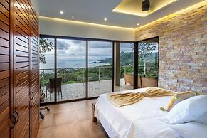 Luxe 4 Bdrm Villa w Epic Oceanview Infinity Pool