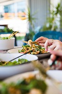 Luxe 4 Bdrm Villa w Epic Oceanview Infinity Pool