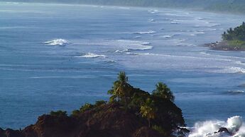 Luxe 4 Bdrm Villa w Epic Oceanview Infinity Pool