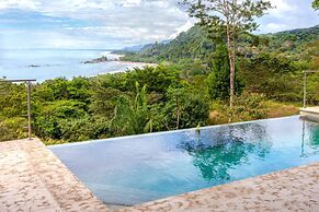 Luxe 4 Bdrm Villa w Epic Oceanview Infinity Pool