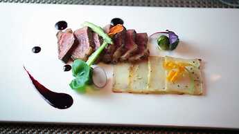 Luxe 4 Bdrm Villa w Epic Oceanview Infinity Pool