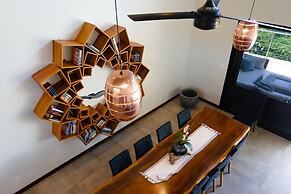 Luxe 4 Bdrm Villa w Epic Oceanview Infinity Pool