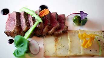 Luxe 4 Bdrm Villa w Epic Oceanview Infinity Pool