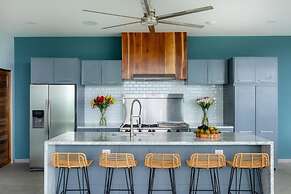 34 Guests Must Check This Truly Luxury Villa