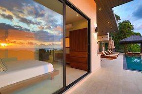 Dreamy Jungle Ocean-view Luxury Villa w Pool