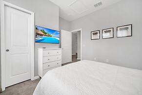 2089elcir 8 Bedroom Villa by RedAwning