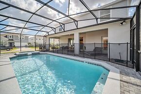 2089elcir 8 Bedroom Villa by RedAwning