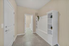 2089elcir 8 Bedroom Villa by RedAwning