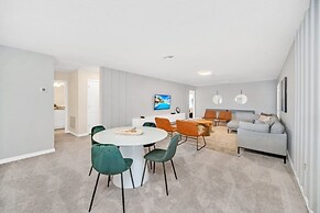 2089elcir 8 Bedroom Villa by RedAwning