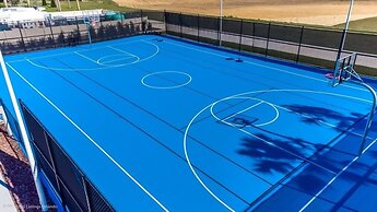 2089elcir 8 Bedroom Villa by RedAwning