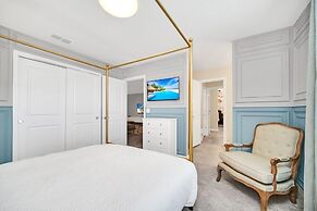 2089elcir 8 Bedroom Villa by RedAwning