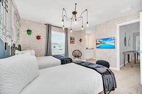 2089elcir 8 Bedroom Villa by RedAwning