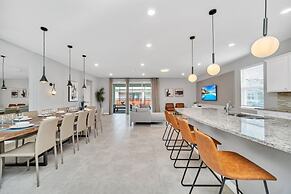 2089elcir 8 Bedroom Villa by RedAwning