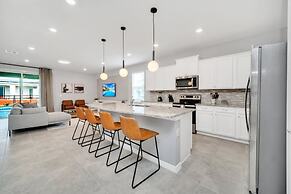 2089elcir 8 Bedroom Villa by RedAwning