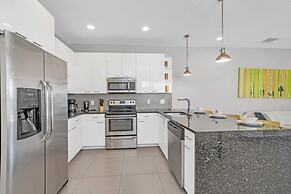 1511retreat 3 Bedroom Townhouse by Redawning