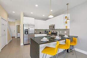 1511retreat 3 Bedroom Townhouse by Redawning