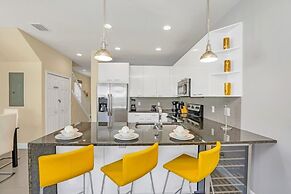 1511retreat 3 Bedroom Townhouse by Redawning