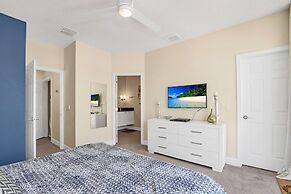 1511retreat 3 Bedroom Townhouse by Redawning