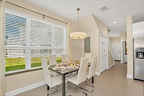 1511retreat 3 Bedroom Townhouse by Redawning