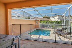 1511retreat 3 Bedroom Townhouse by Redawning