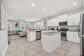 Ultimate 6 Bedroom Villa by Redawning